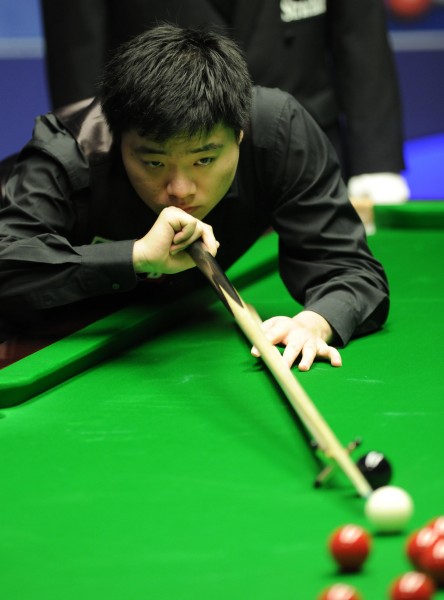 员在篮板球 员在篮板球