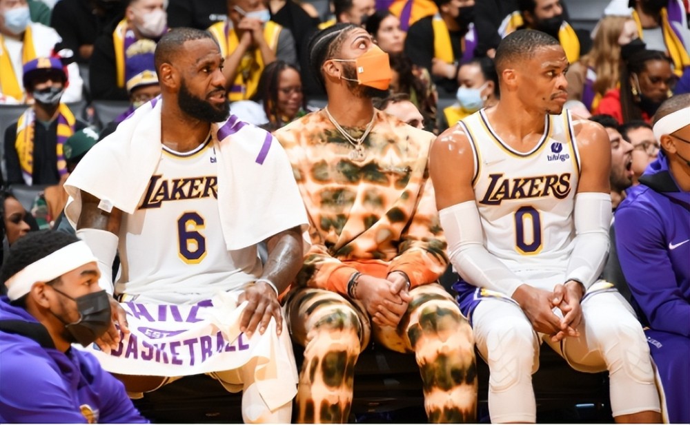 而压轴戏则 而压轴戏则